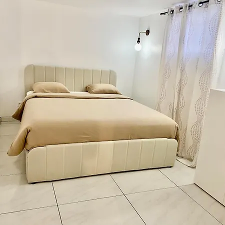 Apartamento Le Retz De Jardin- Calme Avec Parking Machecoul
