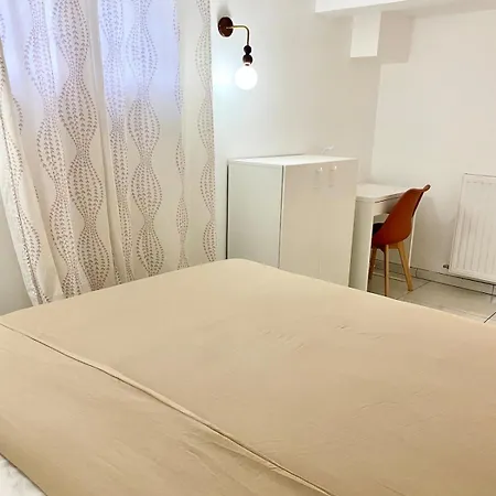 Le Retz De Jardin- Calme Avec Parking Apartamento